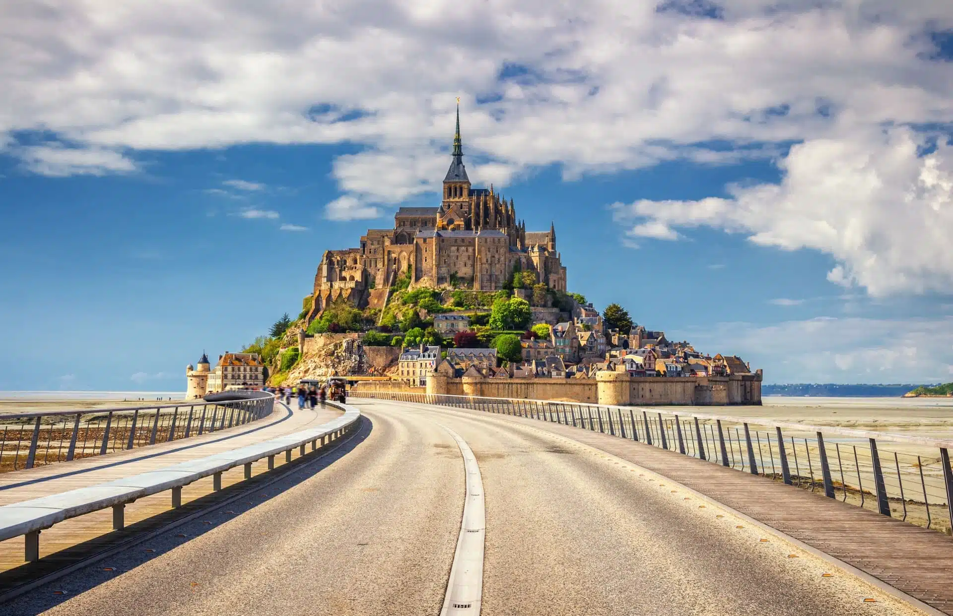 Paris'ten Mont Saint Michel Günübirlik Gezi 2026 - Manastır Erişimi